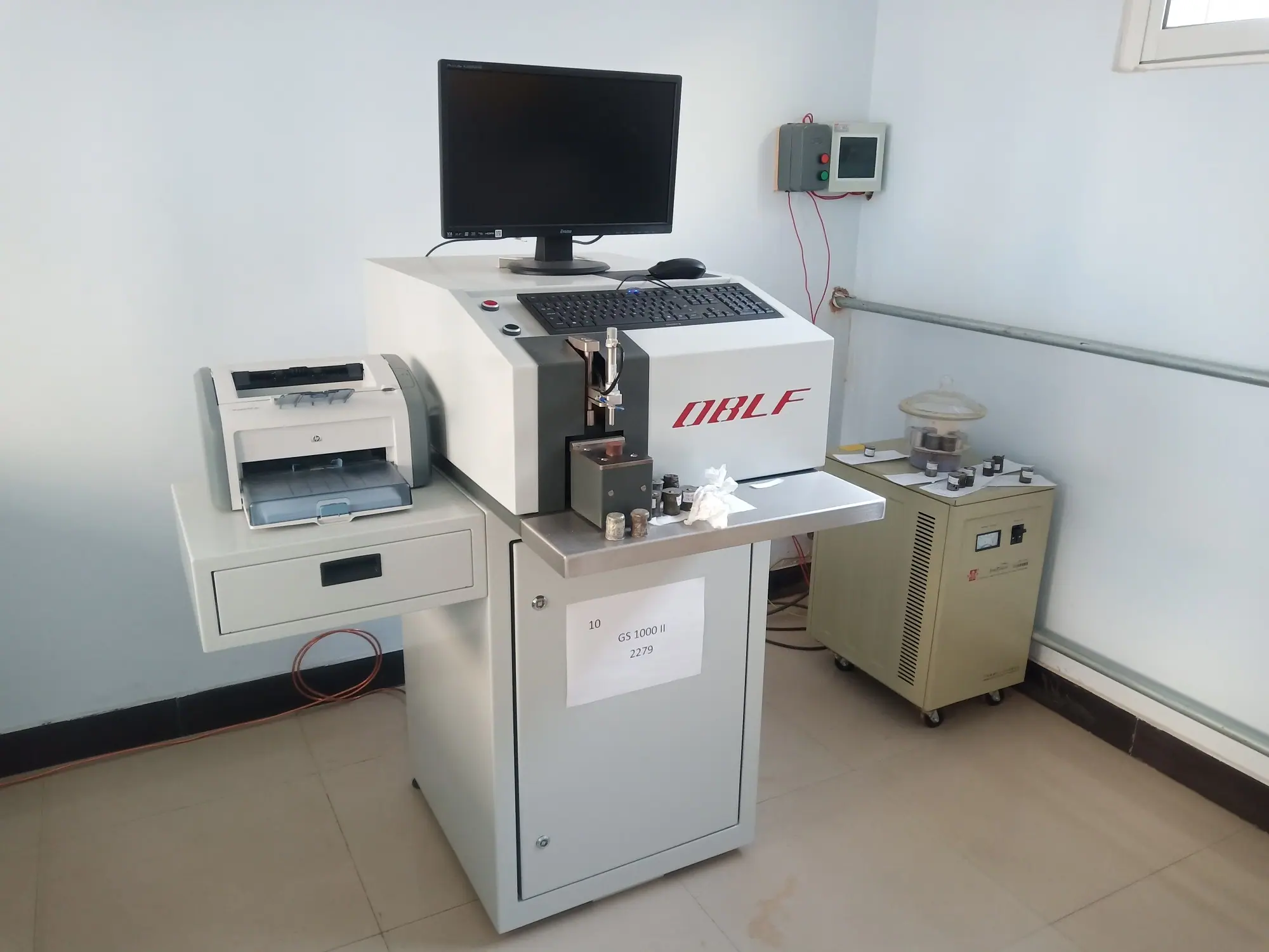Laboratory equipment in the supplied quality-control photograph